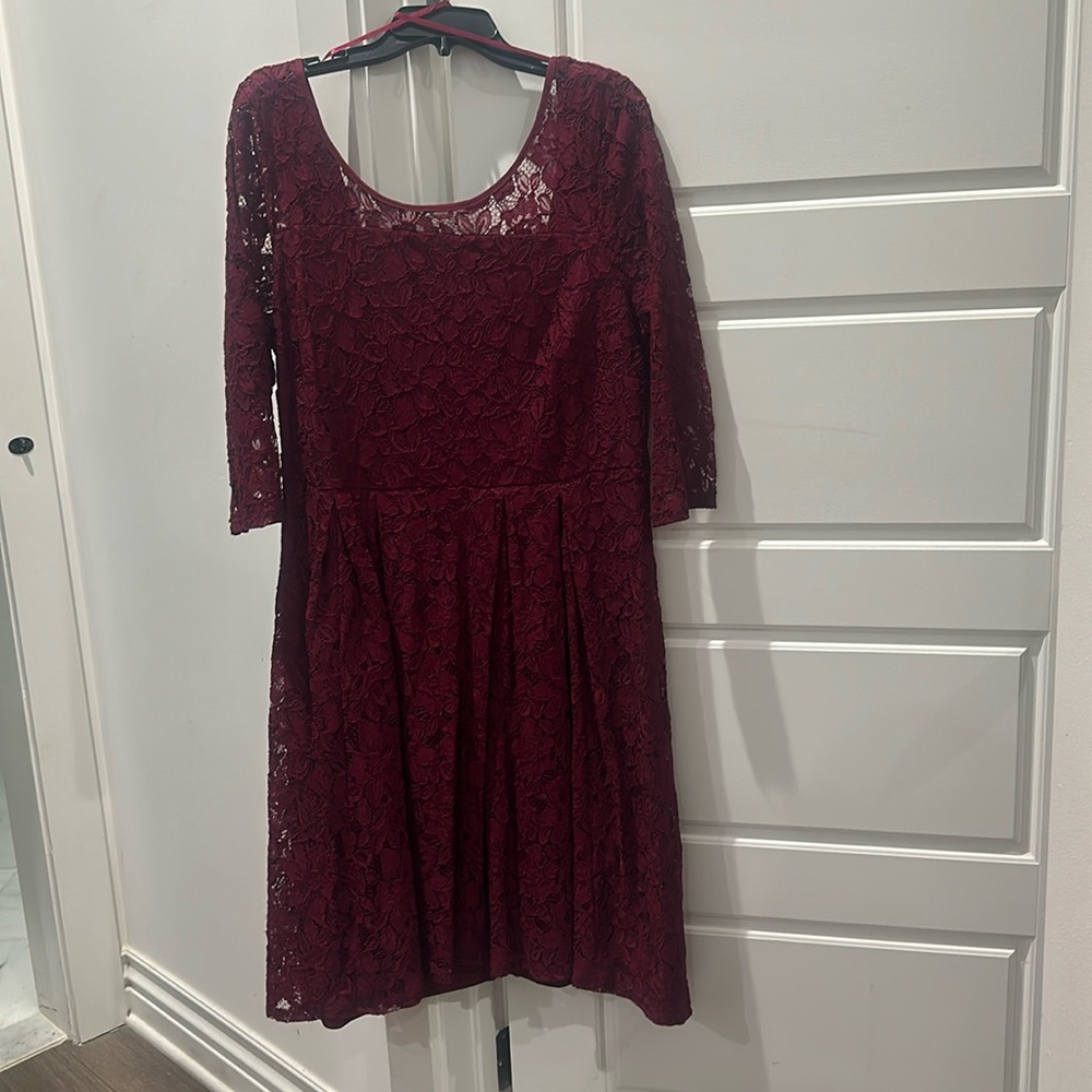 Women’s Lane Bryant size 16 wine colored lace 3/4 sleeve short dress